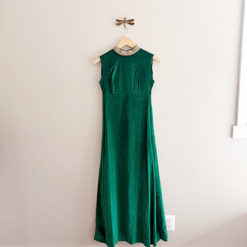 1960s Sleeveless Emerald Green Velvet Maxi Dress